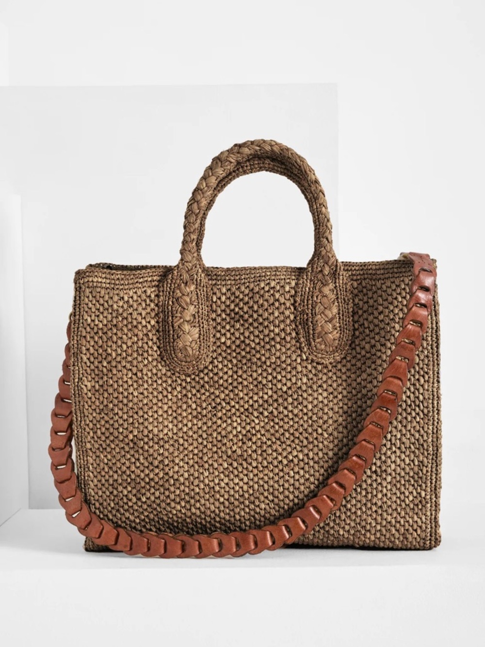 NWT IBELIV Rary Dark Tea Woven Raffia Tote Bag Leather Strap Luxury Summer - Picture 4 of 12